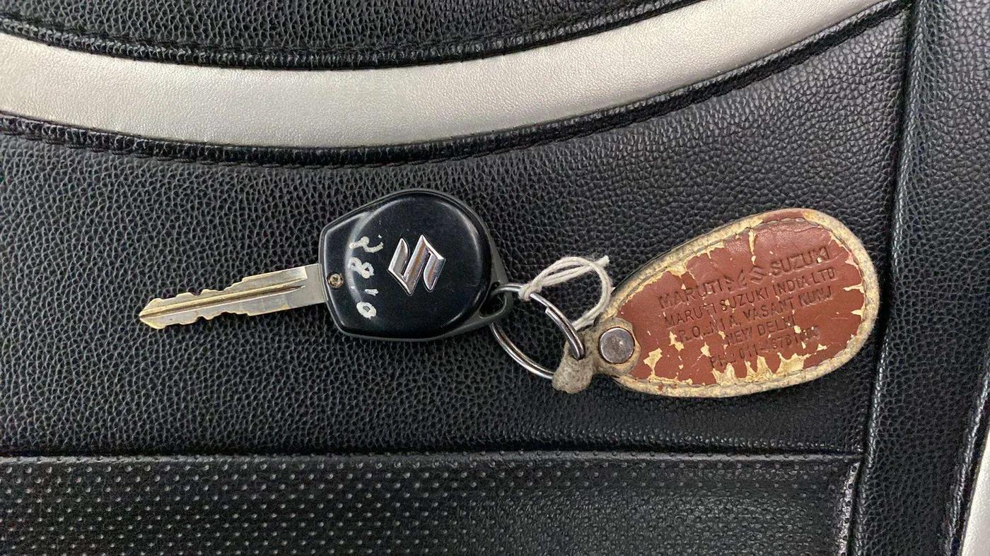 2017 Maruti Swift LXI (O), Petrol, Manual, 27,233 km, Key Close Up