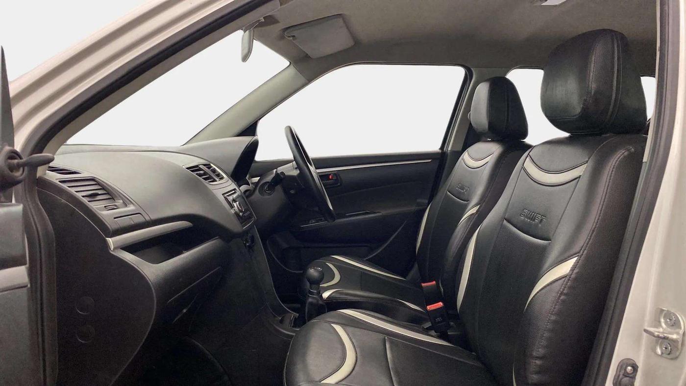 2017 Maruti Swift LXI (O), Petrol, Manual, 27,233 km, Right Side Front Door Cabin
