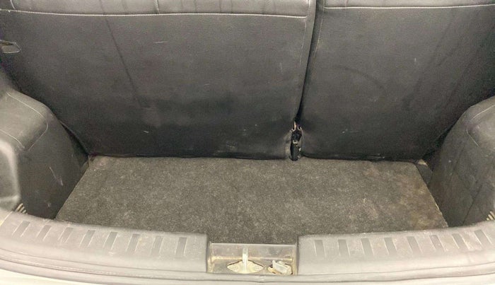 2017 Maruti Swift LXI (O), Petrol, Manual, 27,233 km, Boot Inside