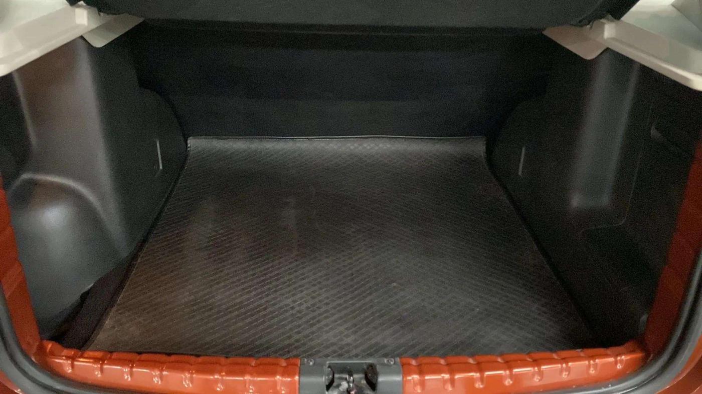 2019 Renault Duster RXS OPT CVT, Petrol, Automatic, 25,160 km, Boot Inside