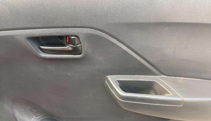 2022 Maruti Alto K10 VXI CNG, CNG, Manual, 56,743 km, Driver Side Door Panels Control