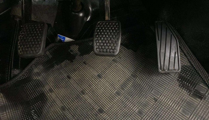 2019 Maruti Alto VXI, Petrol, Manual, 44,417 km, Pedals