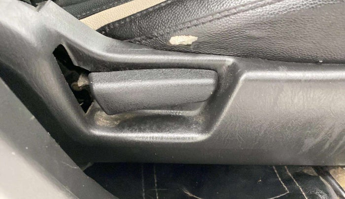 2019 Maruti Alto VXI, Petrol, Manual, 44,417 km, Driver Side Adjustment Panel