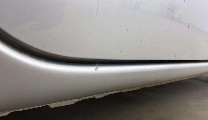 2013 Toyota Etios G, Petrol, Manual, 76,156 km, Right running board - Minor scratches