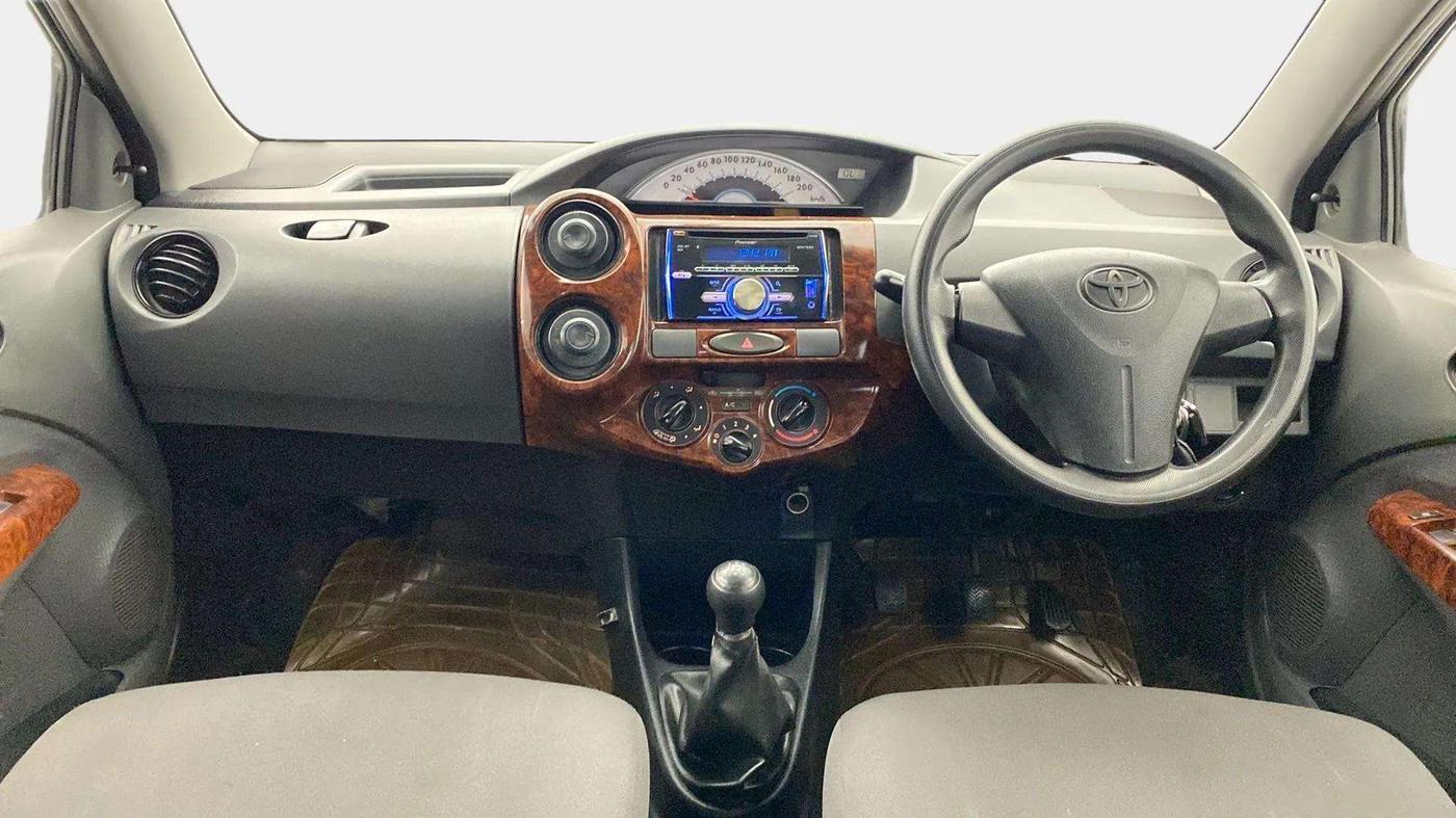 2013 Toyota Etios G, Petrol, Manual, 76,306 km, Dashboard