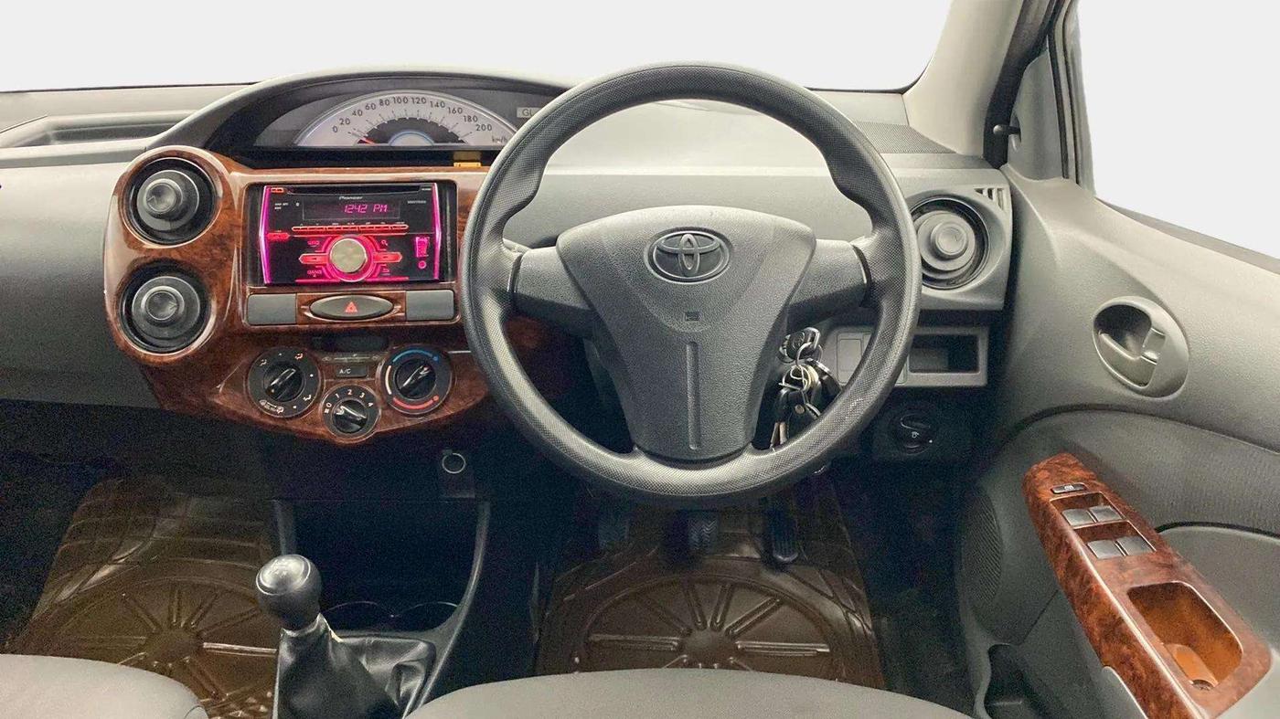 2013 Toyota Etios G, Petrol, Manual, 76,306 km, Steering Wheel Close Up