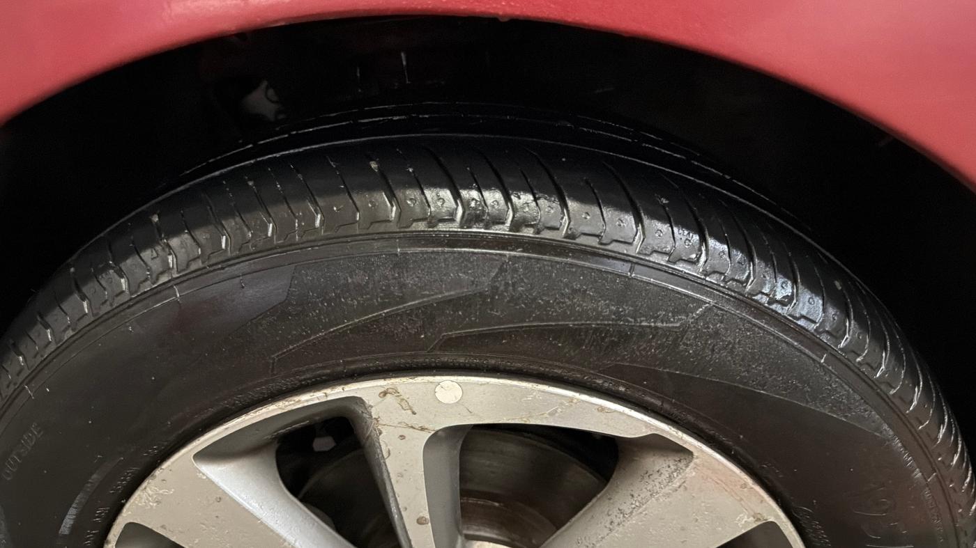 2015 Hyundai Elite i20 ASTA 1.2, Petrol, Manual, 91,334 km, Left Front Tyre Tread