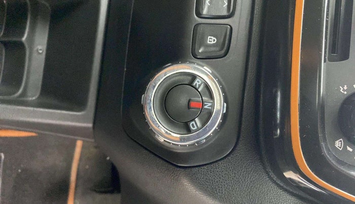 2018 Renault Kwid CLIMBER 1.0 AMT, Petrol, Automatic, 24,365 km, Gear Lever