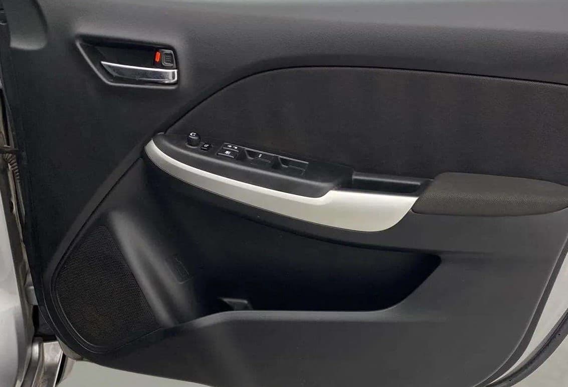 2017 Maruti Baleno DELTA PETROL 1.2, Petrol, Manual, 40,956 km, Driver Side Door Panels Control
