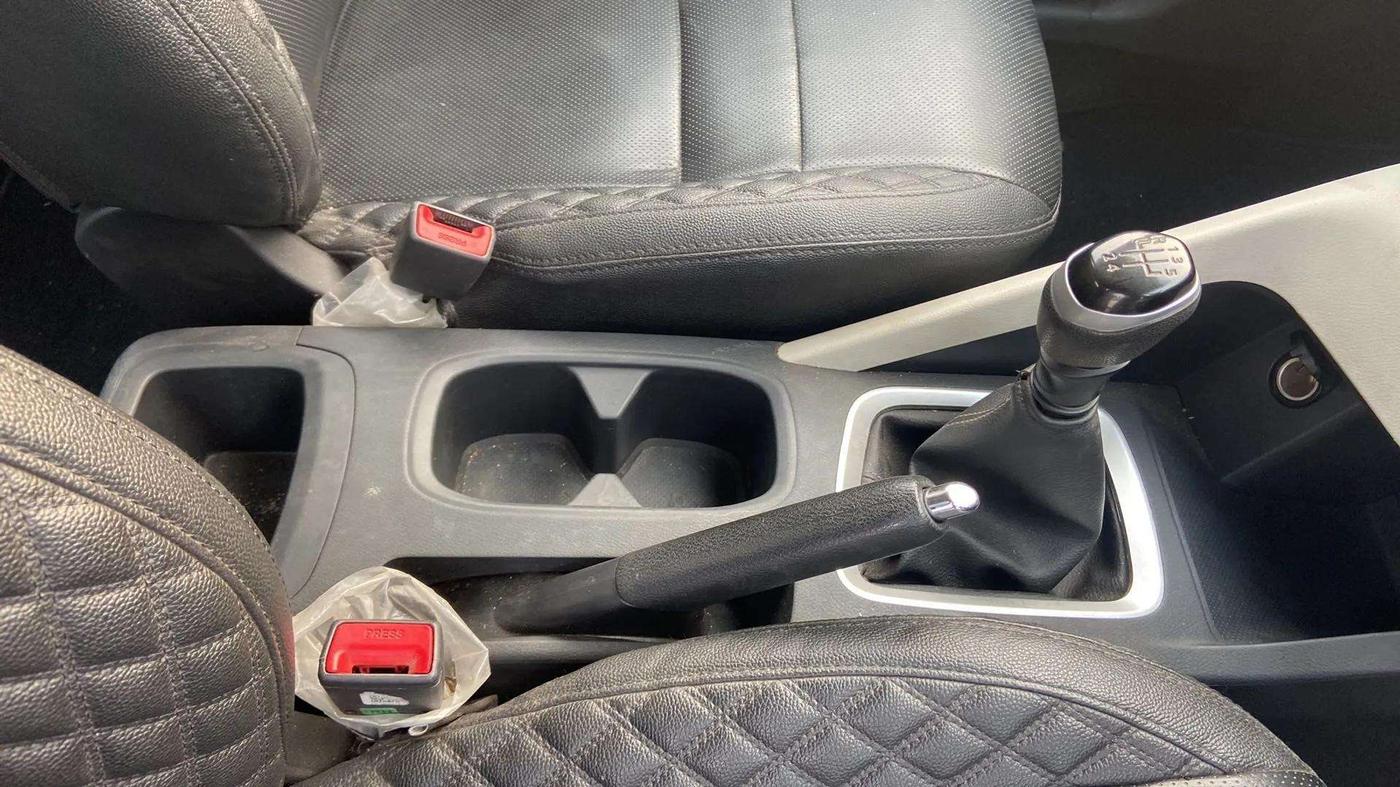 2022 Nissan MAGNITE XL, Petrol, Manual, 43,075 km, Gear Lever