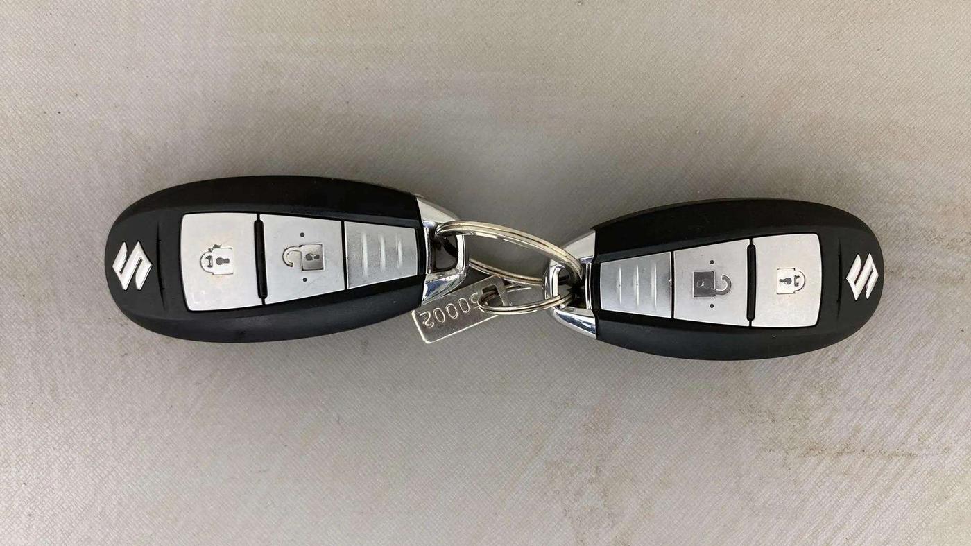 2018 Maruti Baleno ZETA PETROL 1.2, Petrol, Manual, 52,045 km, Key Close Up
