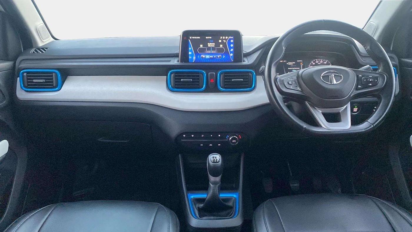 2022 Tata PUNCH CREATIVE  1.2 RTN DUAL TONE, Petrol, Manual, 41,753 km, Dashboard