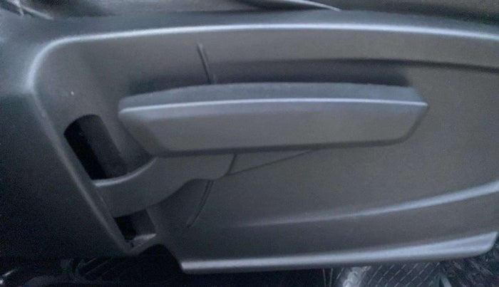 2022 Tata PUNCH CREATIVE  1.2 RTN DUAL TONE, Petrol, Manual, 41,753 km, Driver Side Adjustment Panel