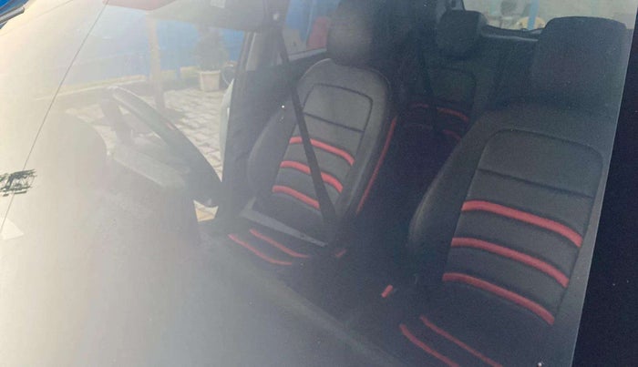 2022 Tata PUNCH CREATIVE  1.2 RTN DUAL TONE, Petrol, Manual, 41,753 km, Front windshield - Minor spot on windshield