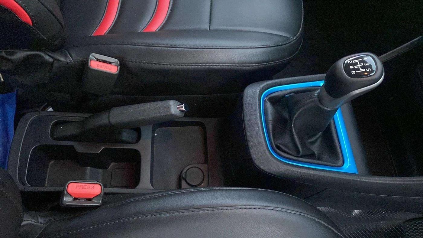 2022 Tata PUNCH CREATIVE  1.2 RTN DUAL TONE, Petrol, Manual, 41,753 km, Gear Lever