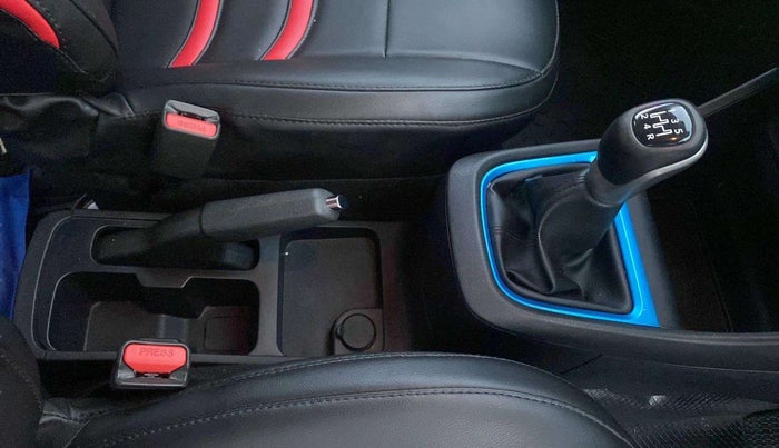 2022 Tata PUNCH CREATIVE  1.2 RTN DUAL TONE, Petrol, Manual, 41,753 km, Gear Lever