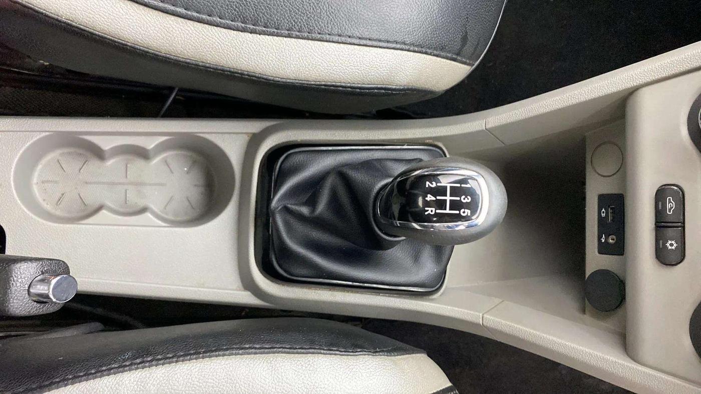 2019 Tata Tiago XZ PETROL, Petrol, Manual, 29,412 km, Gear Lever