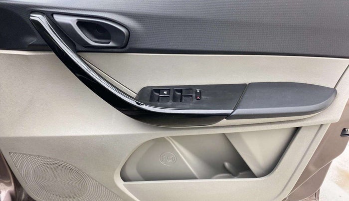 2019 Tata Tiago XZ PETROL, Petrol, Manual, 29,412 km, Driver Side Door Panels Control