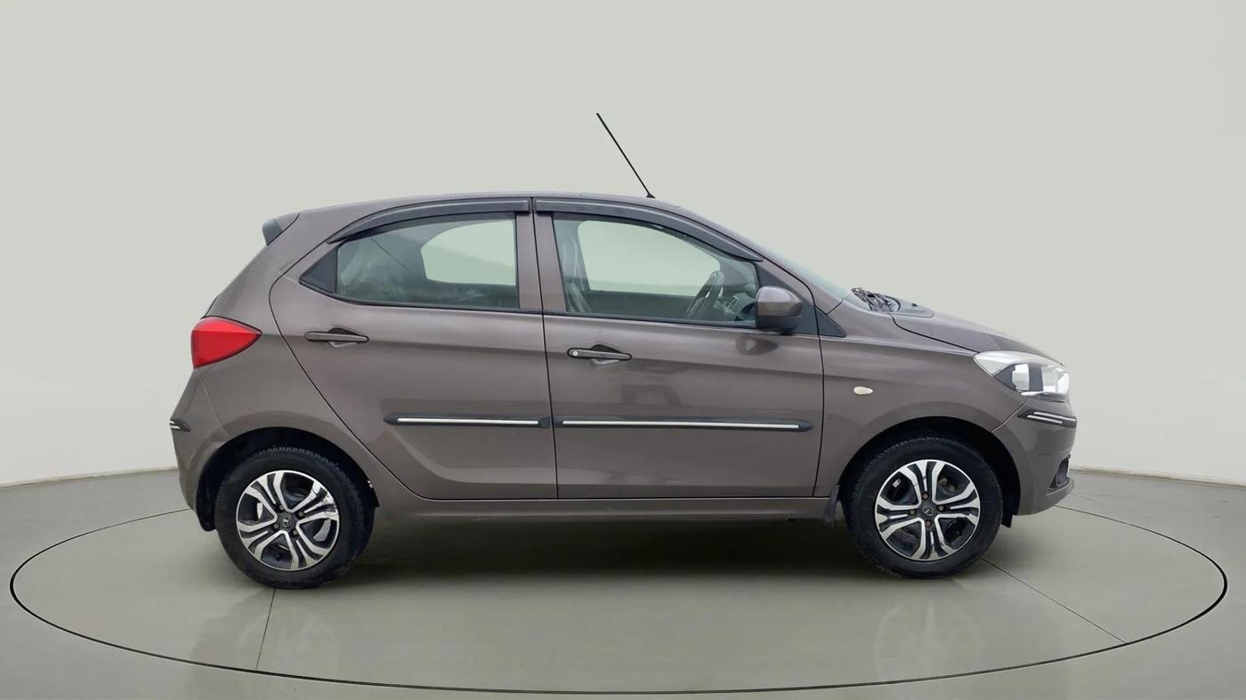 2019 Tata Tiago XZ PETROL, Petrol, Manual, 29,412 km, Right Side View