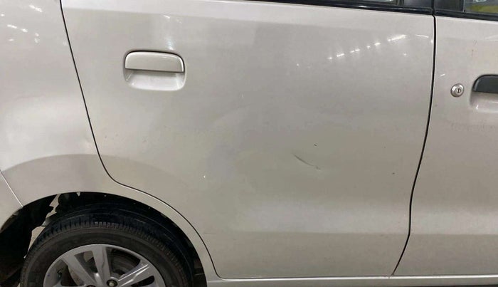 2017 Maruti Wagon R 1.0 VXI + (O) AMT, Petrol, Automatic, 19,881 km, Right rear door - Minor scratches