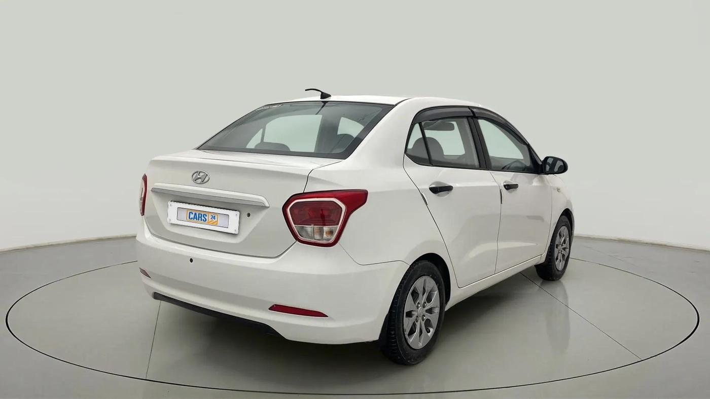 2016 Hyundai Xcent BASE 1.2, CNG, Manual, 1,00,711 km, Right Back Diagonal