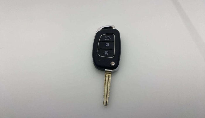 2021 Hyundai NEW I20 SPORTZ 1.2 MT, Petrol, Manual, 47,212 km, Key Close Up