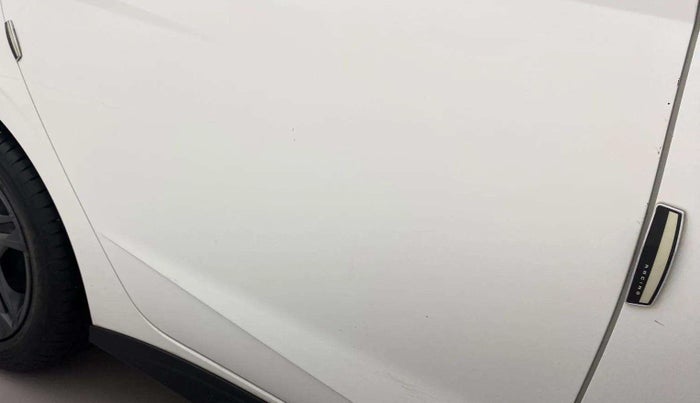 2021 Hyundai NEW I20 SPORTZ 1.2 MT, Petrol, Manual, 47,212 km, Right rear door - Minor scratches