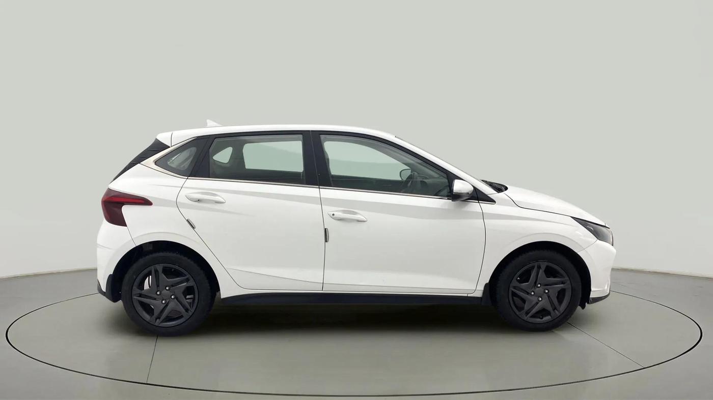 2021 Hyundai NEW I20 SPORTZ 1.2 MT, Petrol, Manual, 47,212 km, Right Side View