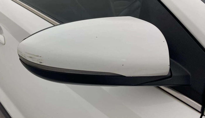 2021 Hyundai NEW I20 SPORTZ 1.2 MT, Petrol, Manual, 47,212 km, Right rear-view mirror - Indicator light has minor damage