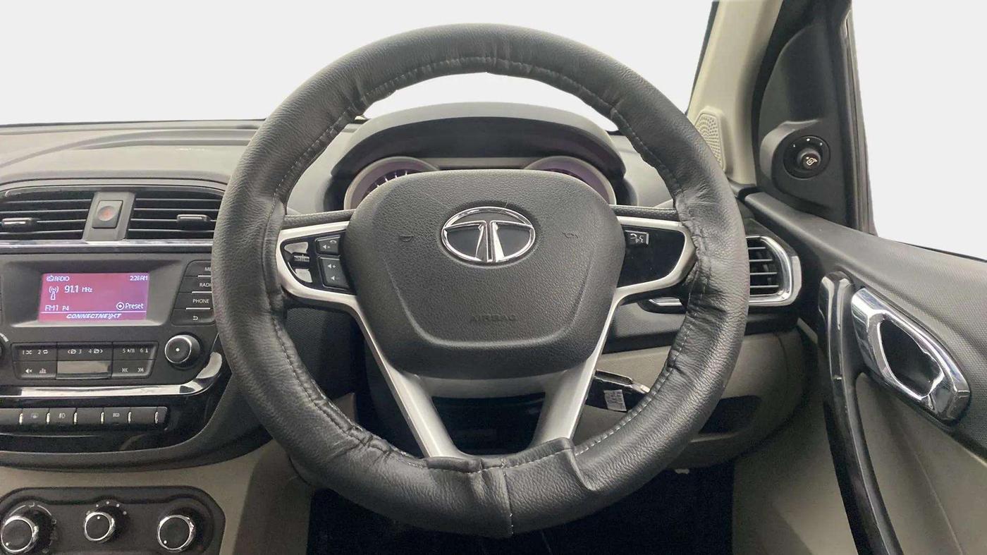 2016 Tata Tiago XZ PETROL, Petrol, Manual, 23,835 km, Steering Wheel Close Up
