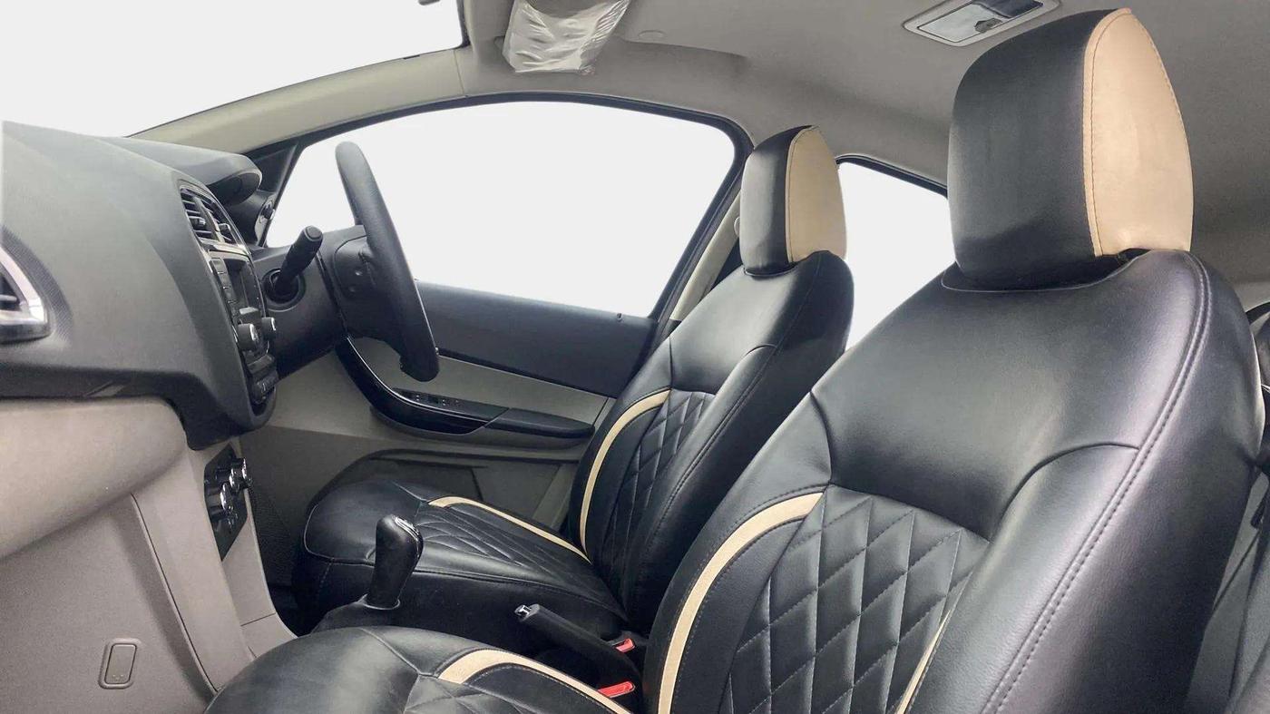 2016 Tata Tiago XZ PETROL, Petrol, Manual, 23,835 km, Right Side Front Door Cabin