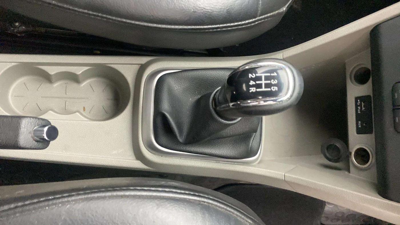 2016 Tata Tiago XZ PETROL, Petrol, Manual, 23,835 km, Gear Lever