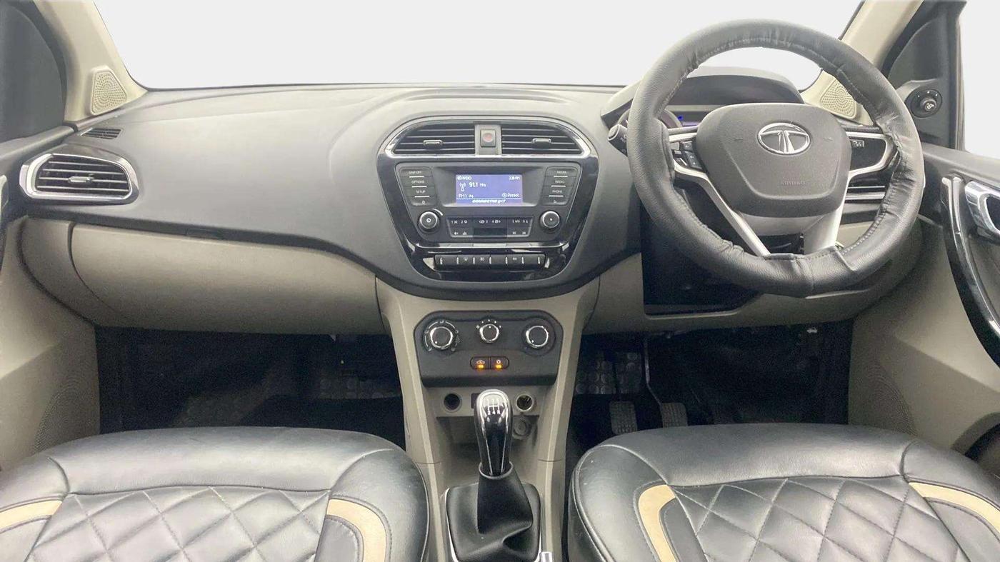 2016 Tata Tiago XZ PETROL, Petrol, Manual, 23,835 km, Dashboard