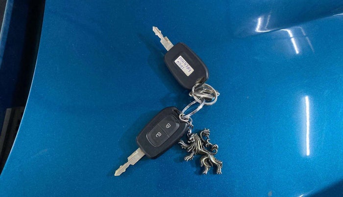 2021 Renault Kwid NEOTECH RXL 1.0 AMT, Petrol, Automatic, 11,825 km, Key Close Up