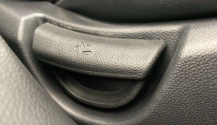 2016 Hyundai Grand i10 Sports plus 1.2, Petrol, Manual, 67,263 km, Driver Side Adjustment Panel