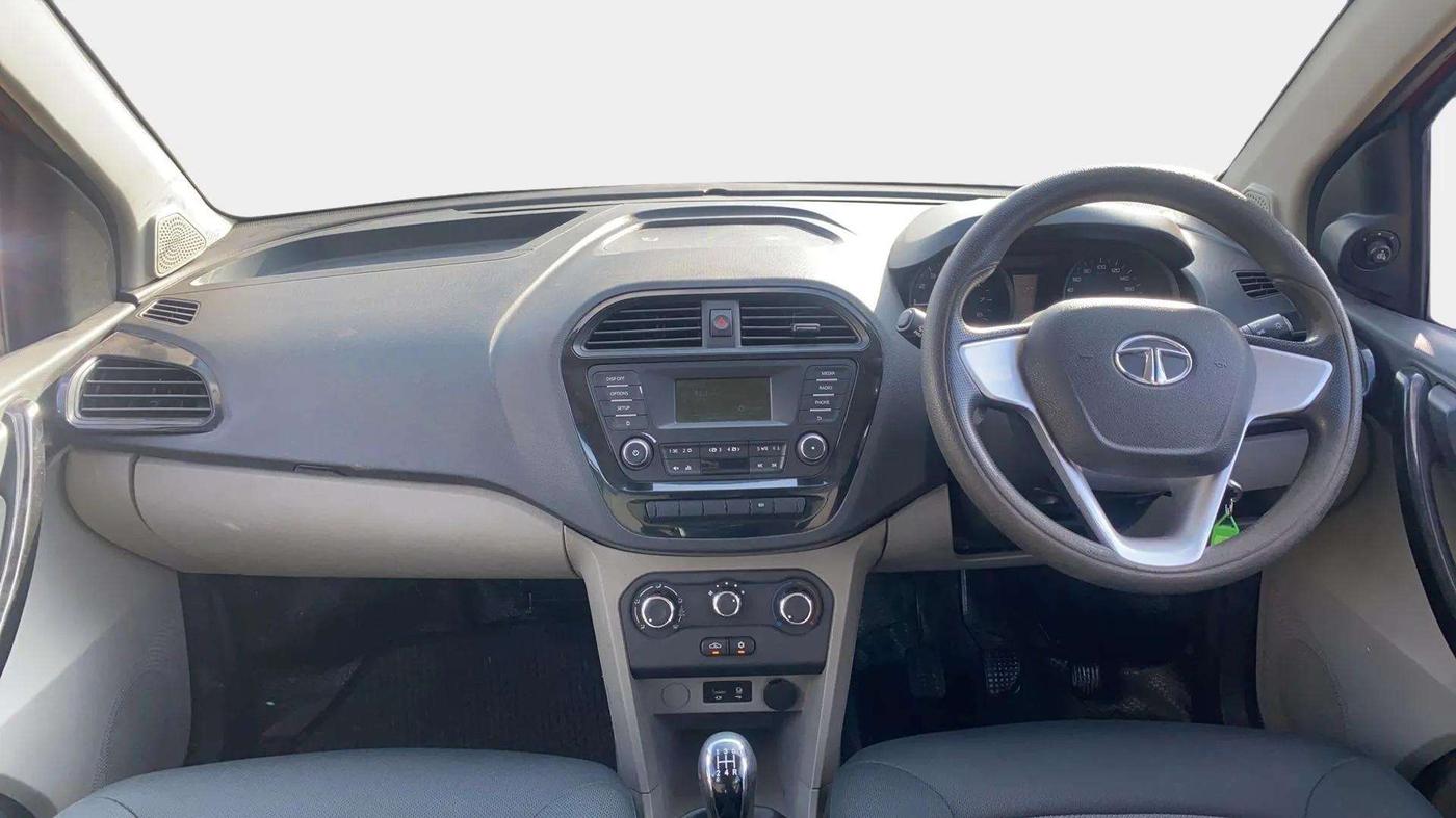 2017 Tata Tiago XT PETROL, Petrol, Manual, 82,794 km, Dashboard