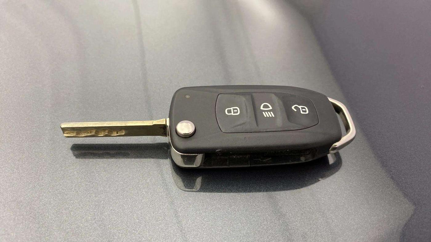 2021 Tata ALTROZ XM PLUS PETROL, Petrol, Manual, 29,978 km, Key Close Up