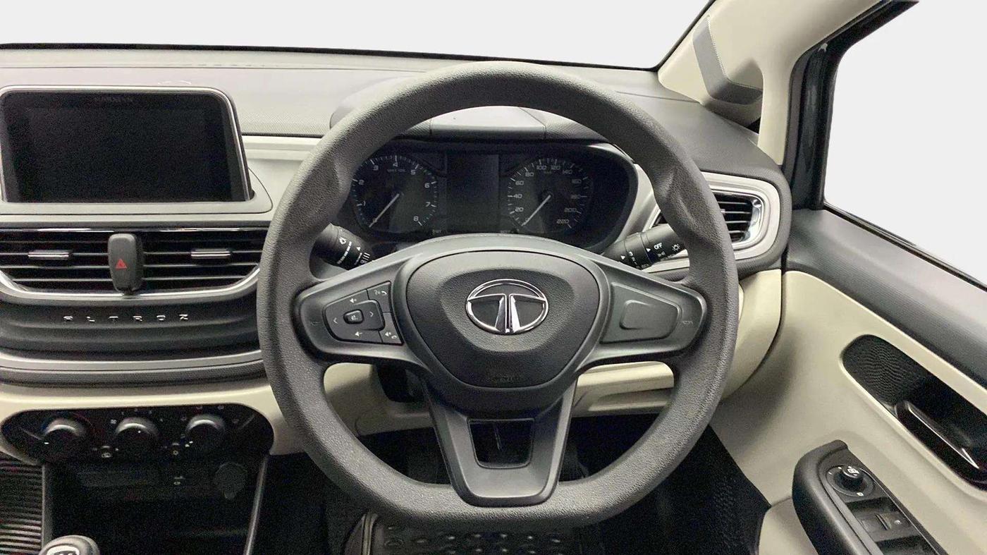 2021 Tata ALTROZ XM PLUS PETROL, Petrol, Manual, 29,978 km, Steering Wheel Close Up