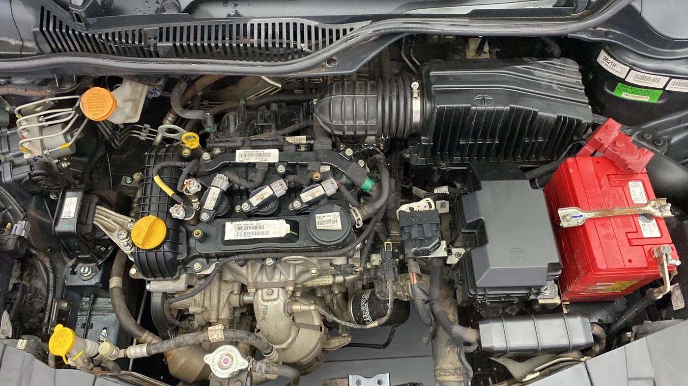 2021 Tata ALTROZ XM PLUS PETROL, Petrol, Manual, 29,978 km, Open Bonet