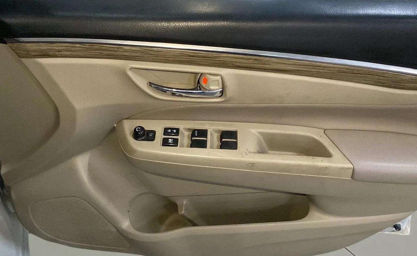 2019 Maruti Ciaz ALPHA DIESEL 1.5, Diesel, Manual, 79,822 km, Driver Side Door Panels Control
