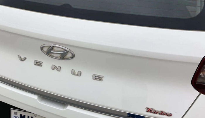 2019 Hyundai VENUE SX PLUS 1.0 TURBO DCT, Petrol, Automatic, 26,252 km, Dicky (Boot door) - Graphic sticker