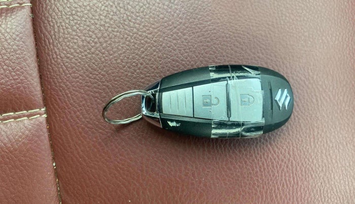 2016 Maruti Baleno ZETA PETROL 1.2, Petrol, Manual, 32,702 km, Key Close Up