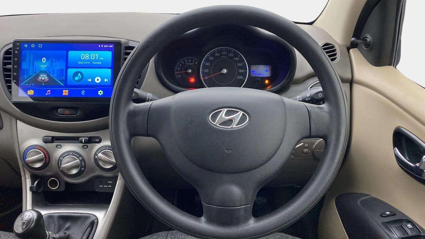2016 Hyundai i10 SPORTZ 1.1, Petrol, Manual, 43,098 km, Steering Wheel Close Up