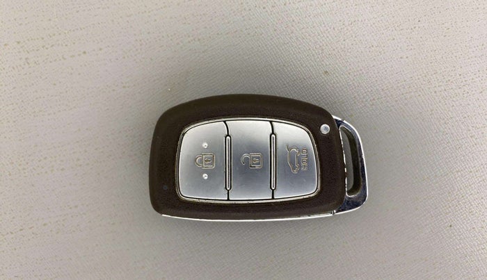2019 Hyundai Elite i20 ASTA (O) CVT, Petrol, Automatic, 32,959 km, Key Close Up