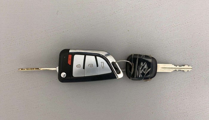 2015 Maruti Celerio VXI, Petrol, Manual, 37,322 km, Key Close Up
