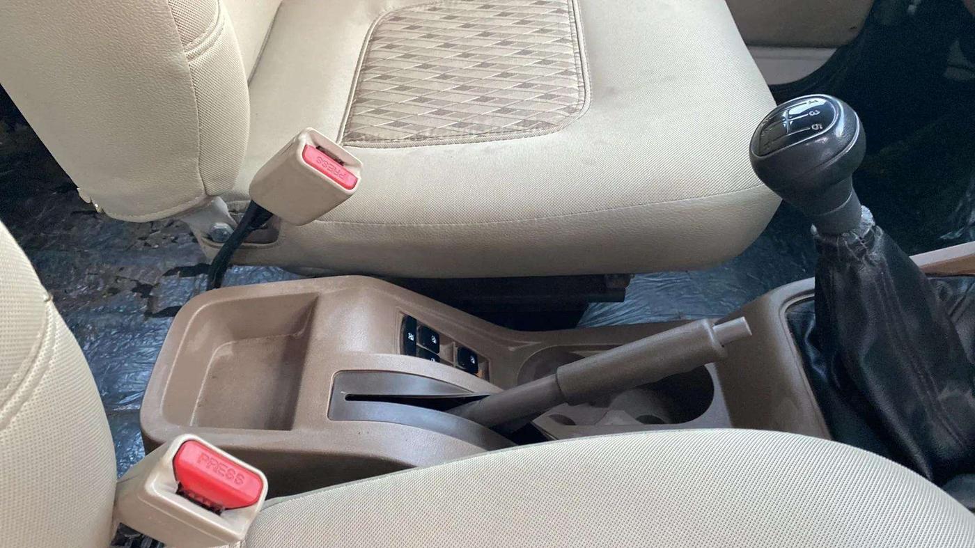 2021 Mahindra Bolero B6 (O), Diesel, Manual, 61,565 km, Gear Lever
