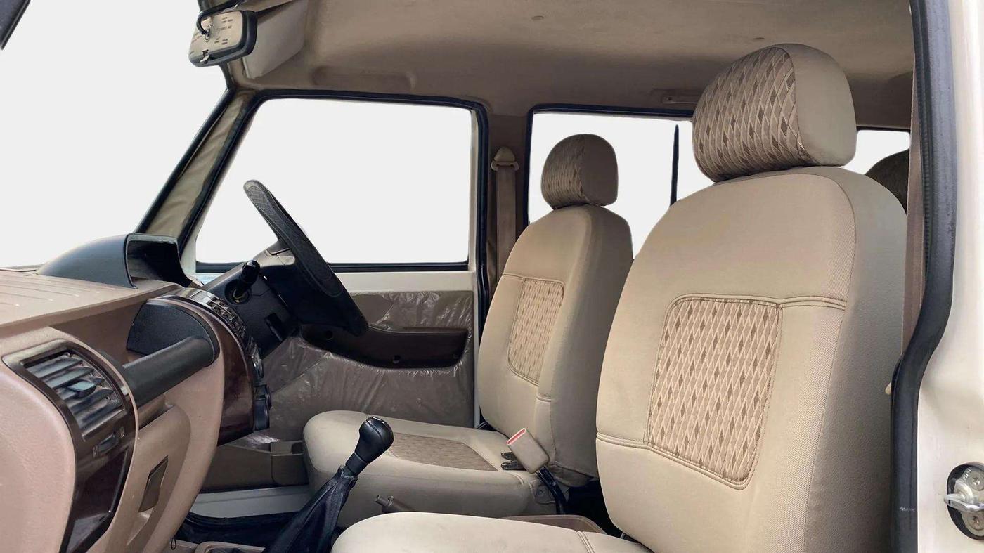 2021 Mahindra Bolero B6 (O), Diesel, Manual, 61,565 km, Right Side Front Door Cabin
