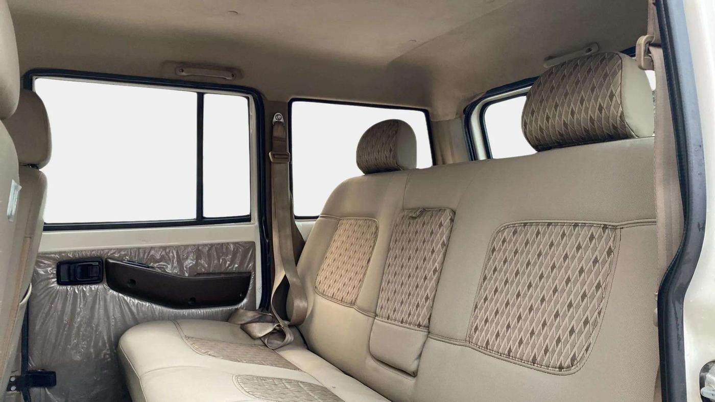 2021 Mahindra Bolero B6 (O), Diesel, Manual, 61,565 km, Right Side Rear Door Cabin