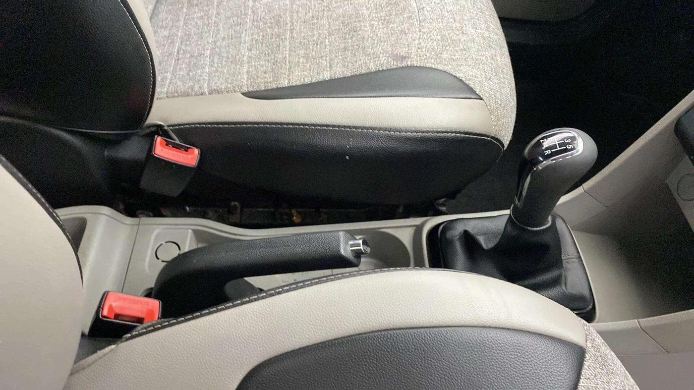 2018 Tata Tiago XZ PETROL, Petrol, Manual, 52,208 km, Gear Lever