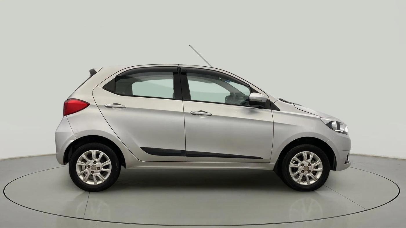 2018 Tata Tiago XZ PETROL, Petrol, Manual, 52,208 km, Right Side View